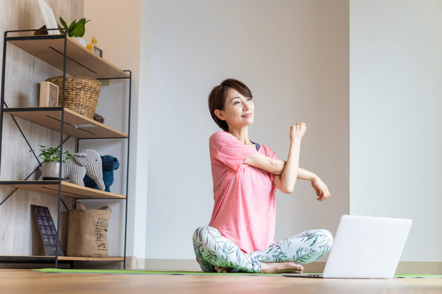 ヨガを通して自分をいたわり、心を一番に満たすことから始めましょう。美しく磨かれ、いつの間にか優しさへと繋がります。自分を大切に喜ばせる時間が、内側も外側も自然と輝かせます。